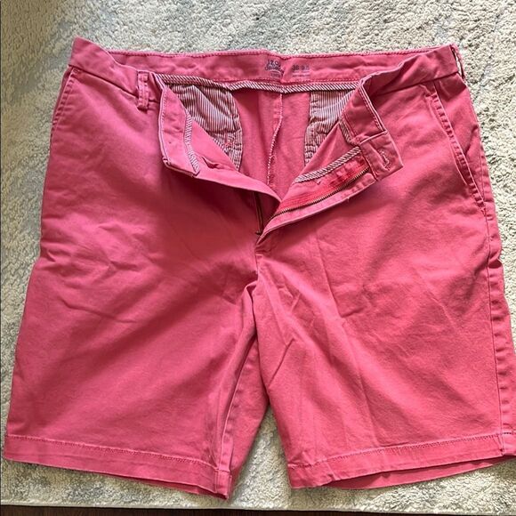 Izod Men's Pink Shorts - Picture 1 of 1
